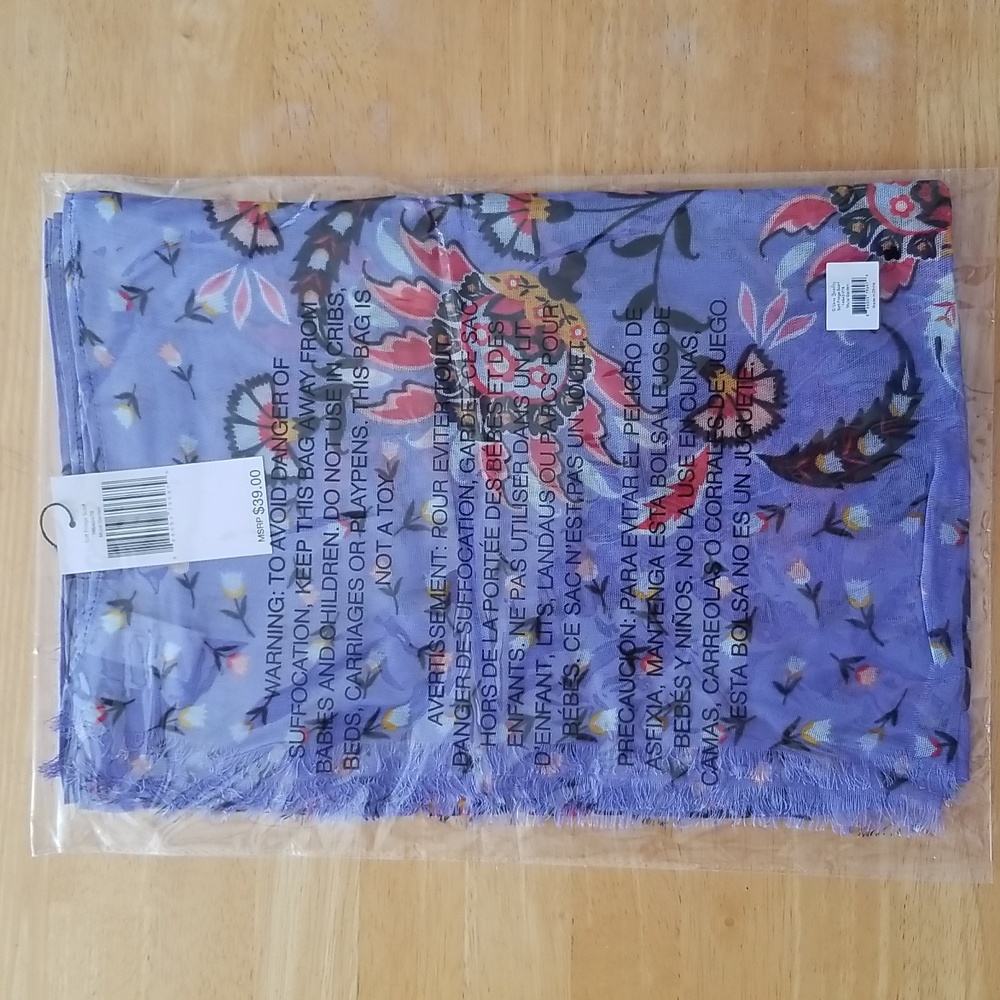 Vera Bradley Factory Style Soft Fringe Scarf in Mural Garden - Picture 3 of 5